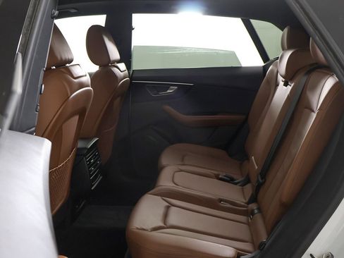 Used 2023 Audi Q8 Premium w/ Convenience Package image 31