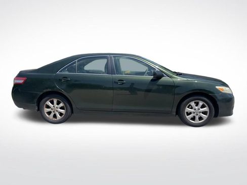 Used 2010 Toyota Camry LE FWD image 4