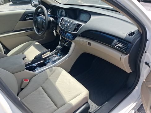 Used 2017 Honda Accord LX image 27
