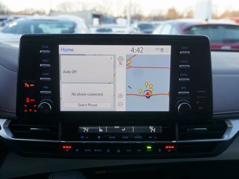 Used 2024 Toyota Sienna Platinum image 14