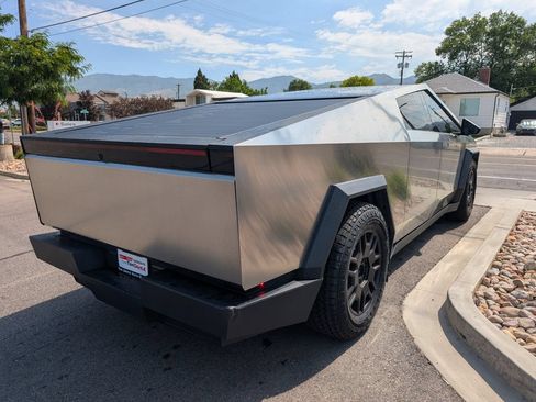 Used 2025 Tesla Cybertruck AWD Crew Cab image 5