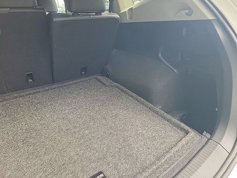 Used 2022 Volkswagen Tiguan SE AWD/4WD image 31