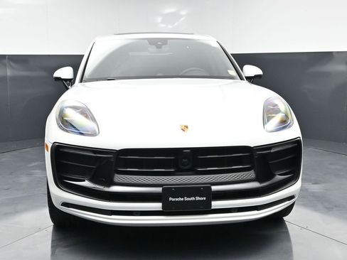 Used 2025 Porsche Macan AWD/4WD image 12