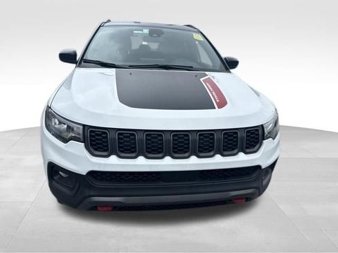Used 2025 Jeep Compass Trailhawk AWD/4WD image 8