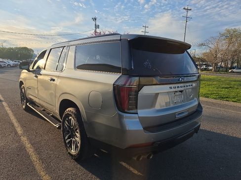 Used 2025 Chevrolet Suburban Z71 image 5