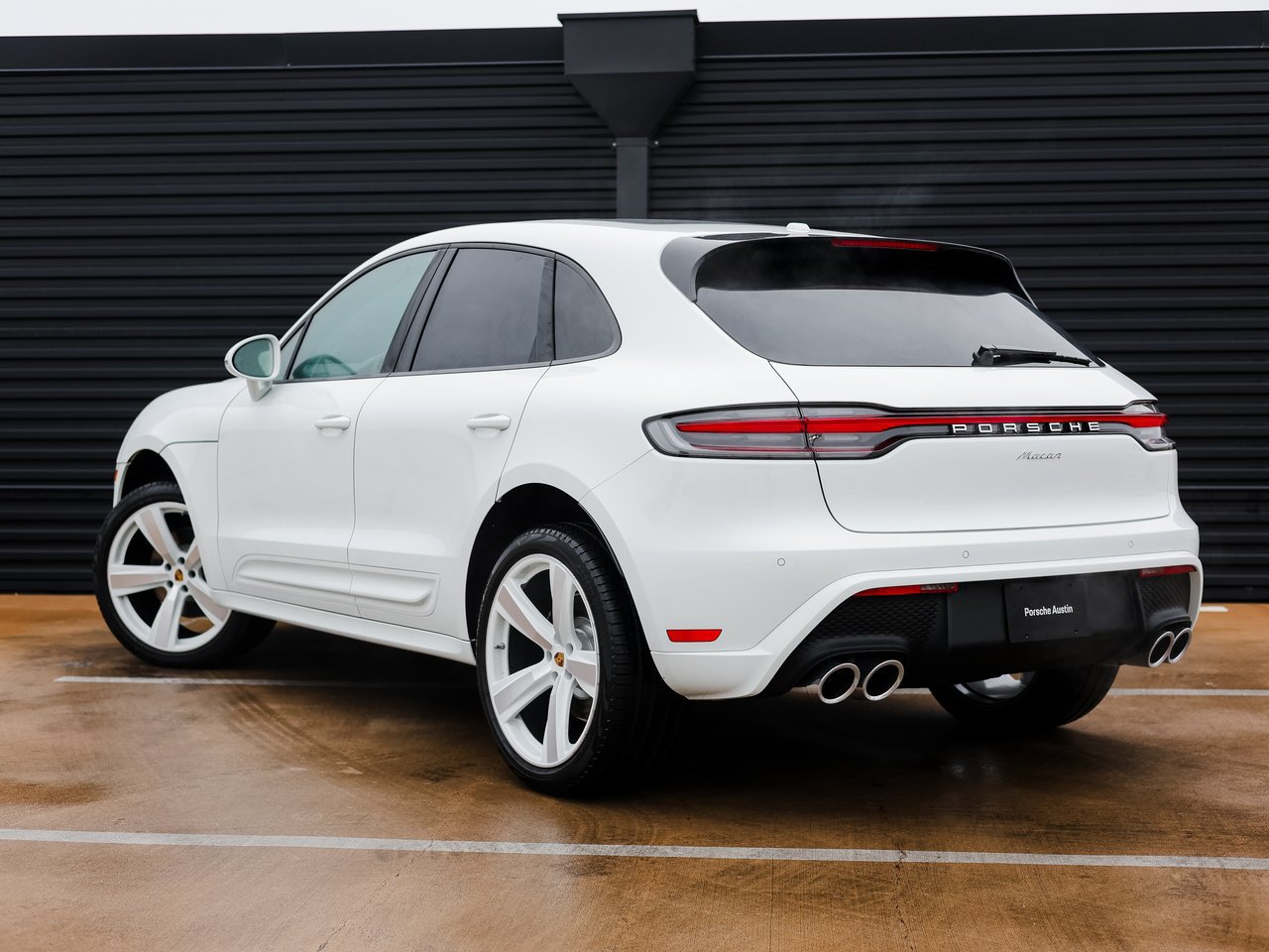 Certified 2026 Porsche Macan AWD/4WD image 3