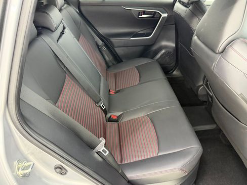 Used 2025 Toyota RAV4 XSE AWD/4WD image 30