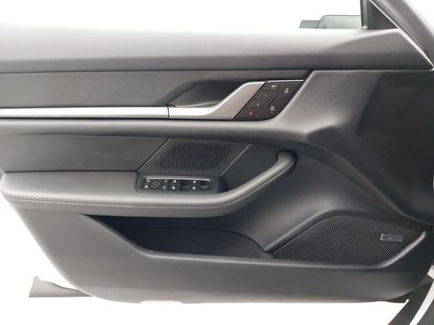 Certified 2025 Porsche Taycan RWD image 29