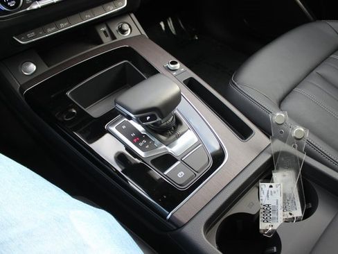 Used 2023 Audi Q5 2.0T Premium image 10