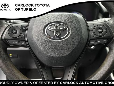 Used 2022 Toyota RAV4 XLE AWD/4WD image 25