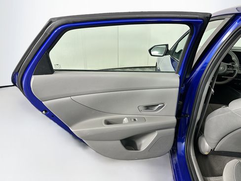 Used 2025 Hyundai Elantra SEL image 26