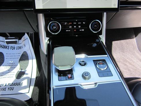 Used 2023 Land Rover Range Rover SE AWD/4WD image 32