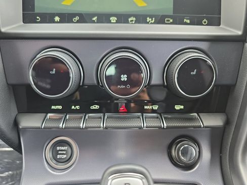 Used 2021 Jaguar F-TYPE Convertible RWD image 21