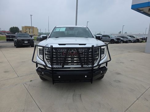 Used 2022 GMC Sierra 1500 Denali AWD/4WD image 2