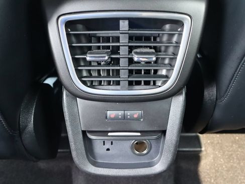 Used 2019 Lincoln Nautilus Select AWD/4WD image 33