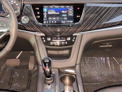 Used 2025 Cadillac XT6 Premium Luxury w/ Technology Package image 18