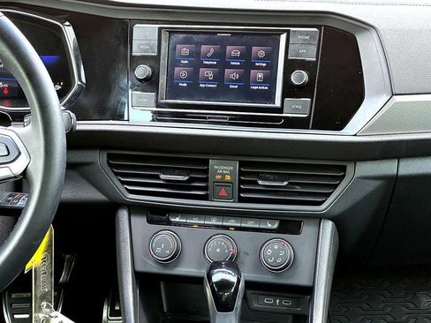 Used 2024 Volkswagen Jetta Sport image 29