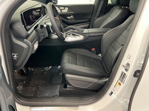 New 2026 Mercedes-Benz GLS 450 4MATIC image 17