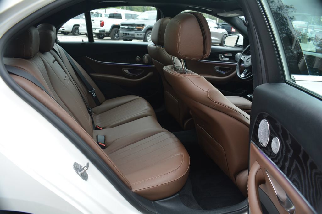 Used 2017 Mercedes-Benz E 300 4MATIC image 19