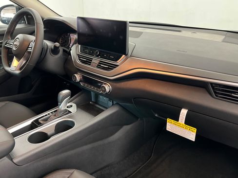 New 2026 Nissan Altima 2.5 SR w/ SR Midnight Edition Package FWD image 22