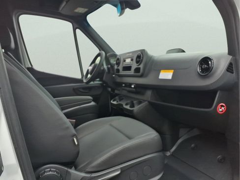New 2025 Mercedes-Benz Sprinter 2500 image 12