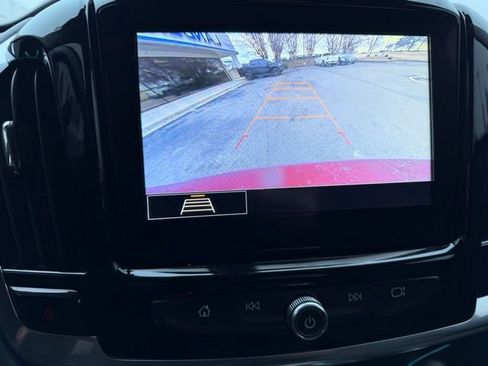 Used 2021 Chevrolet Traverse LT image 14