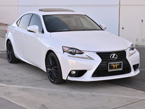 Used 2015 Lexus IS 250 w/ Premium Package RWD image 8