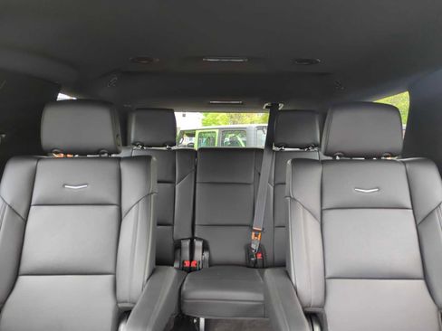 Used 2022 Cadillac Escalade Luxury AWD/4WD image 24