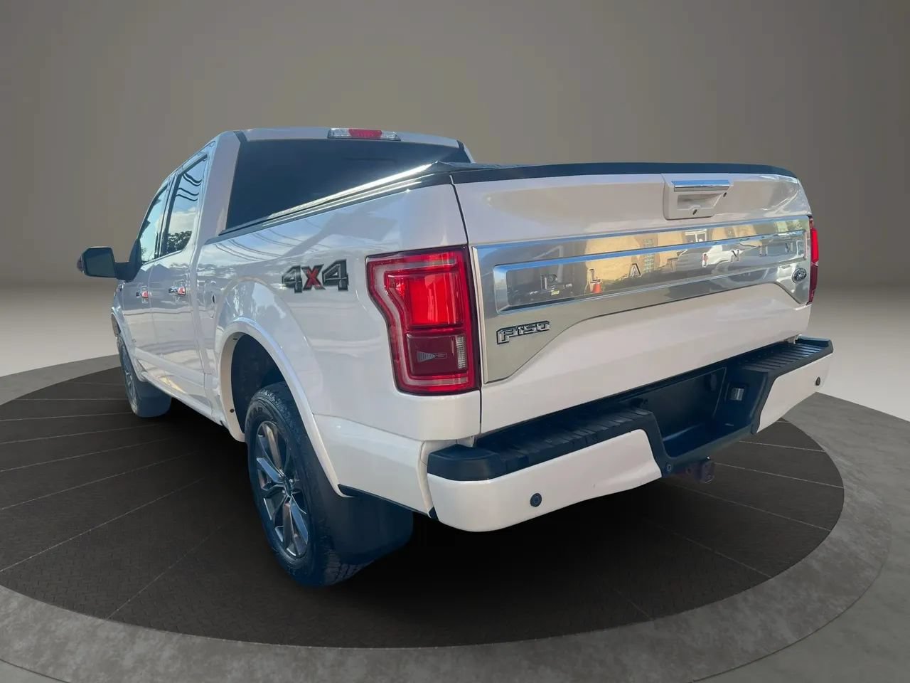 Used 2015 Ford F150 Platinum w/ Trailer Tow Package AWD/4WD image 3