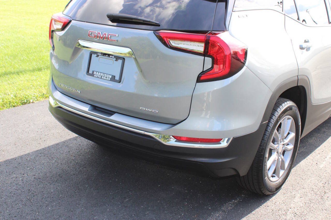 Used 2024 GMC Terrain SLT w/ Fleet Convenience Package AWD/4WD image 4