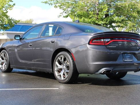 Used 2016 Dodge Charger R/T RWD image 2