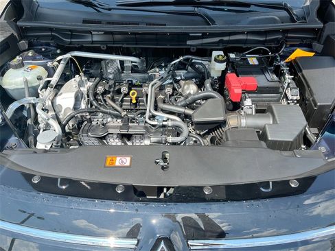 New 2025 Mitsubishi Outlander SE image 32