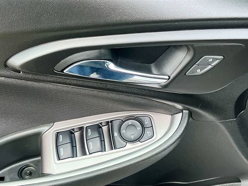 Used 2020 Chevrolet Malibu RS FWD image 18