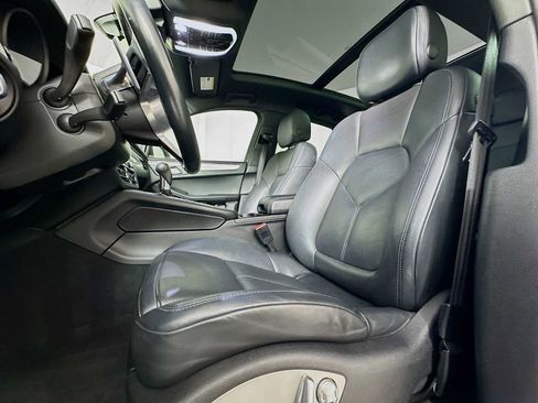 Certified 2021 Porsche Macan S image 5