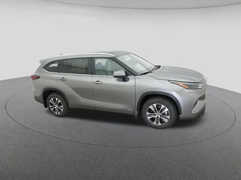 New 2026 Toyota Highlander XLE image 4