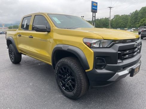 Used 2023 Chevrolet Colorado Trail Boss w/ Advanced Trailering Package AWD/4WD image 2