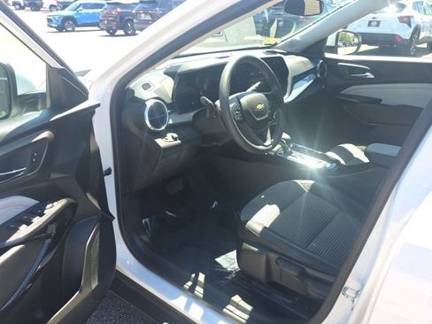 Used 2024 Chevrolet Trax LT FWD image 15