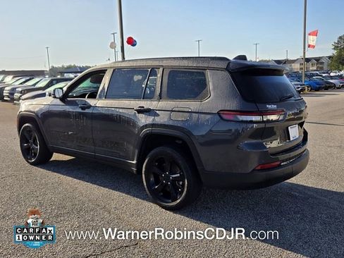 Used 2023 Jeep Grand Cherokee L Limited w/ Black Appearance Package RWD image 11