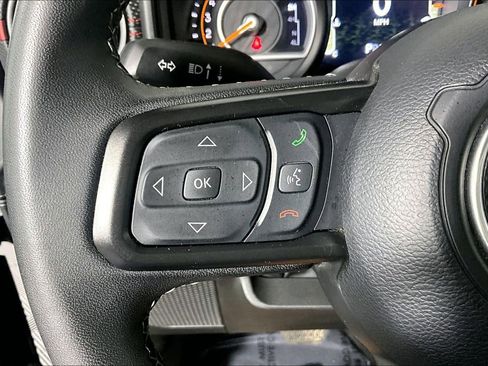 Used 2025 Jeep Wrangler Unlimited Rubicon AWD/4WD image 17