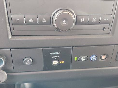 New 2025 Chevrolet Express 3500 LT w/ LT Preferred Equipment Group image 19