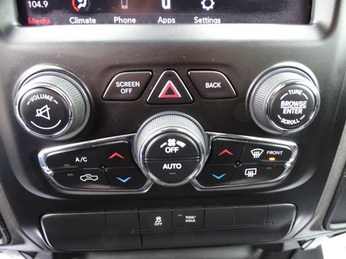 Used 2020 RAM 1500 4x4 Crew Cab w/ Night Edition w/ Wheel & Sound Group image 25