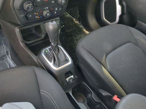 Used 2021 Jeep Renegade Sport image 19
