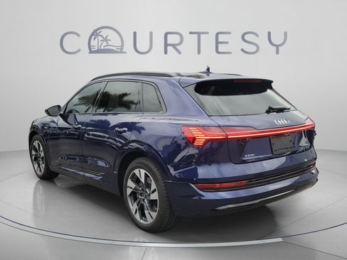 Used 2022 Audi e-tron Premium AWD/4WD image 2