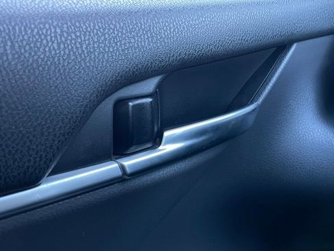 Used 2023 Toyota Camry SE FWD image 12