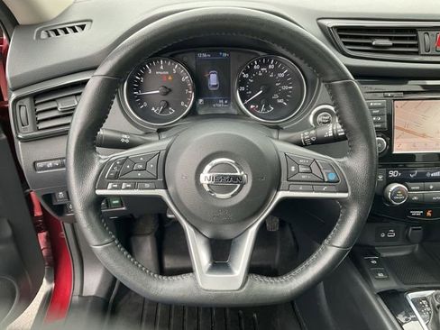 Used 2019 Nissan Rogue SV w/ Sun & Sound Touring Package image 19