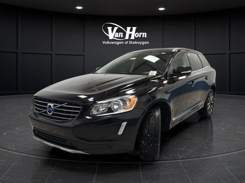 Used 2016 Volvo XC60 T6 w/ Proximity Package image 3