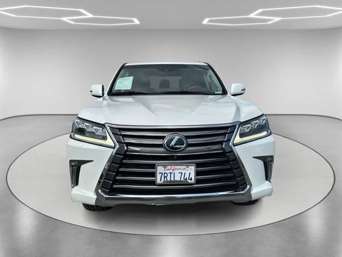 Used 2016 Lexus LX 570 4WD image 2
