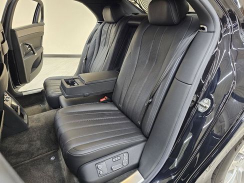 Used 2014 Bentley Flying Spur W12 AWD/4WD image 25