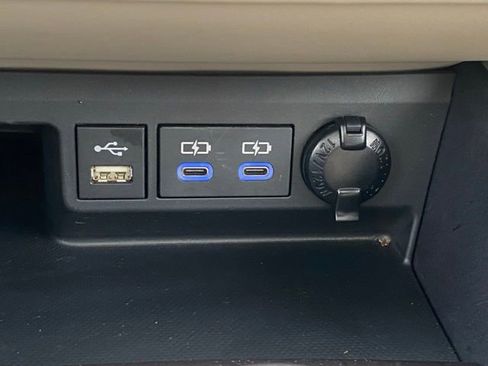 Certified 2022 Toyota Highlander Platinum image 29