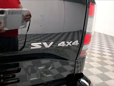 Used 2022 Nissan Frontier SV AWD/4WD image 9